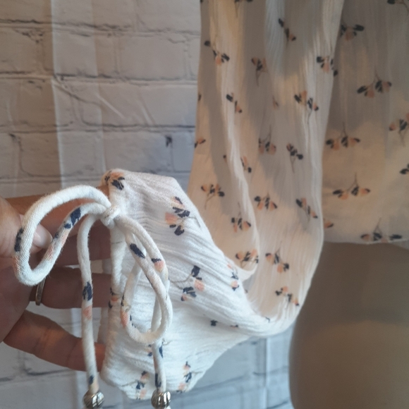 ABERCROMBIE AND FITCH LONG SLEEVE TOP - Picture 11 of 12